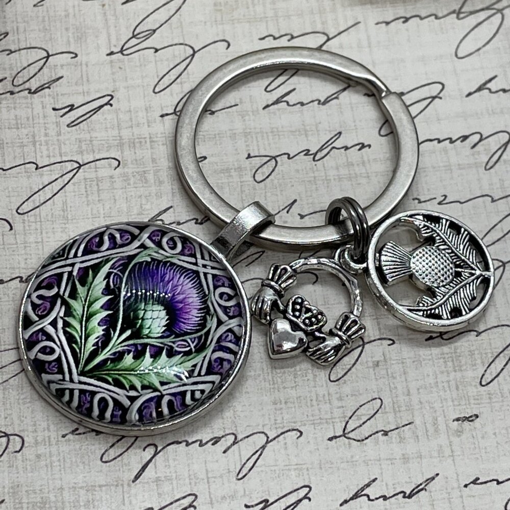 Scottish Thistle Keychain Key Claddagh Heart Gift Box Necklace Irish Crown New - Picture 14 of 16
